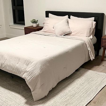 Modern 2 Bed Furnished Apartment In كوينسي المظهر الخارجي الصورة