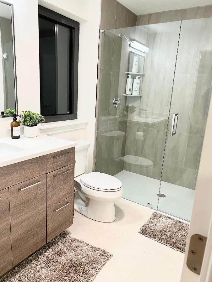 Modern 2 Bed Furnished Apartment In كوينسي المظهر الخارجي الصورة
