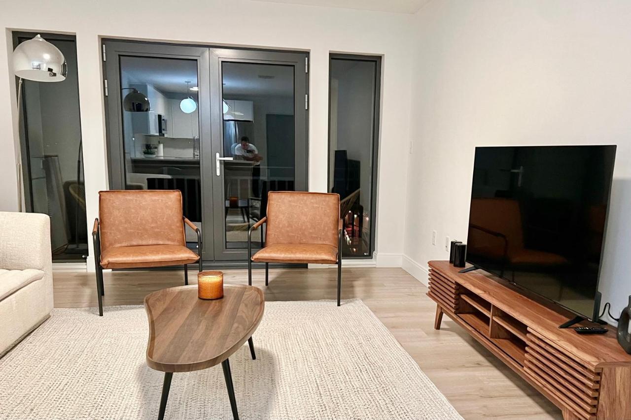 Modern 2 Bed Furnished Apartment In كوينسي المظهر الخارجي الصورة