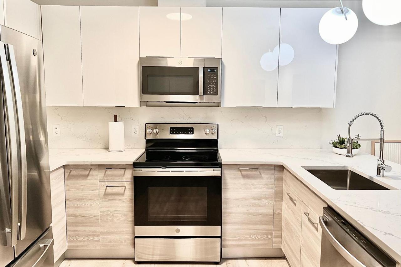 Modern 2 Bed Furnished Apartment In كوينسي المظهر الخارجي الصورة