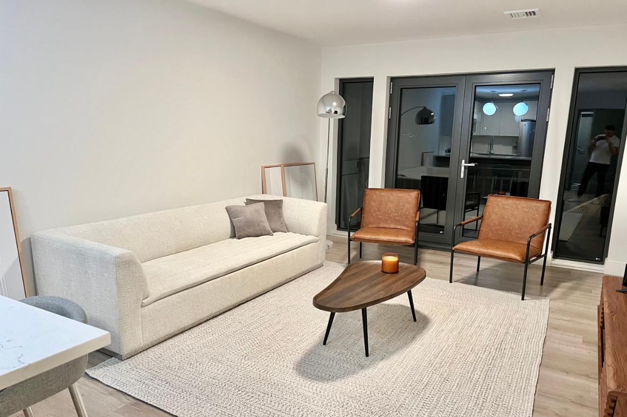 Modern 2 Bed Furnished Apartment In كوينسي المظهر الخارجي الصورة