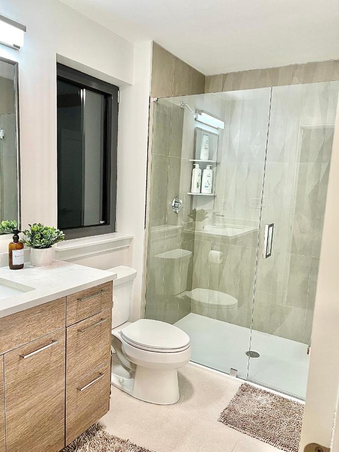 Modern 2 Bed Furnished Apartment In كوينسي المظهر الخارجي الصورة